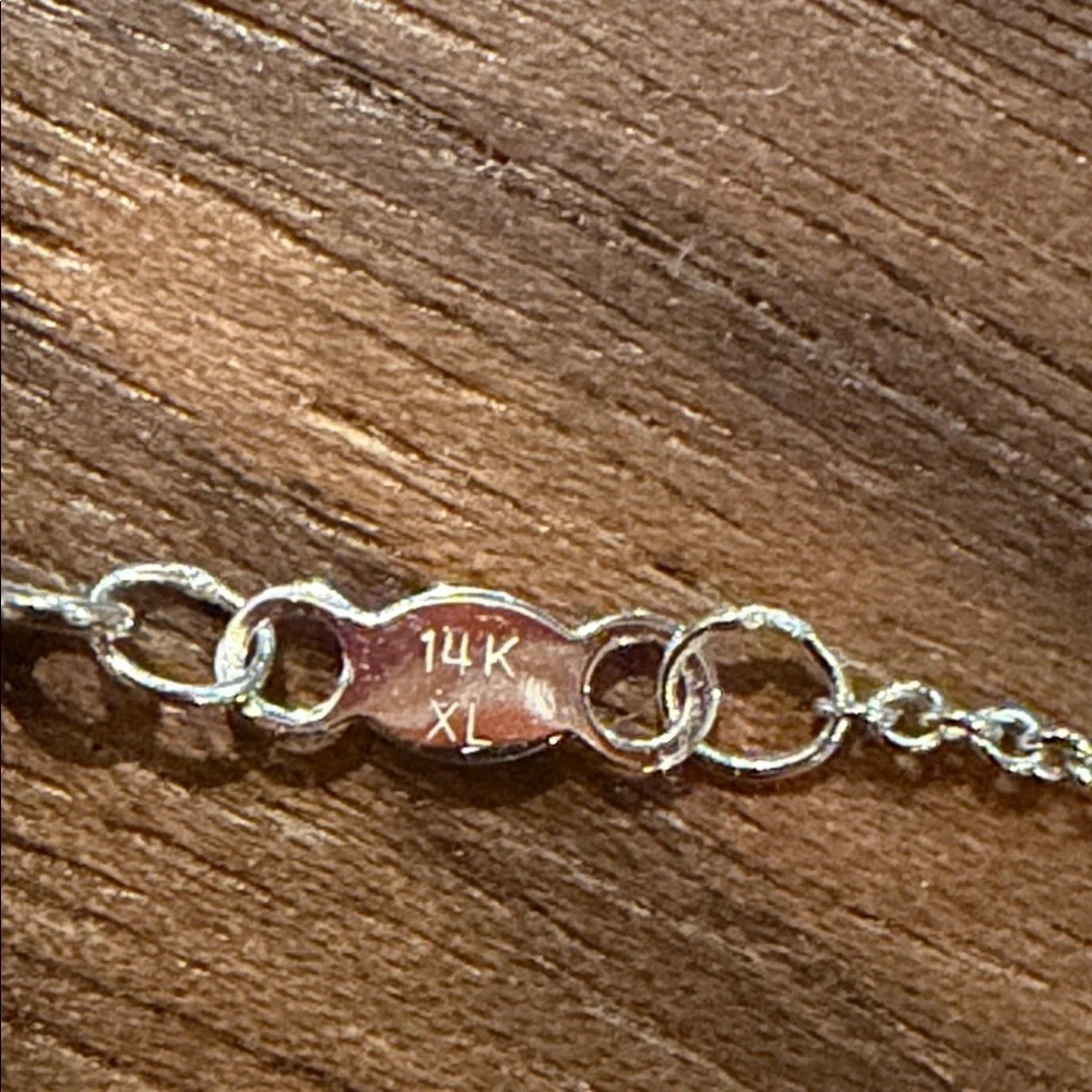 Miki and Jane White Gold Pisces ♓️ Zodiac Necklace with diamonds